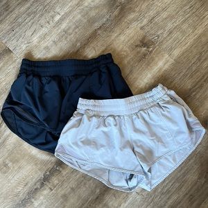 Lululemon hotty hot low rise 2.5 shorts